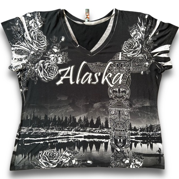 Black and white Alaska t-shirt - Picture 1 of 5